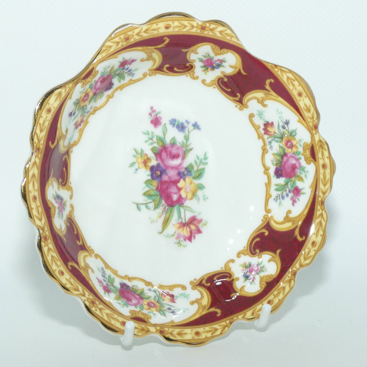 Royal Albert Bone China Lady Hamilton shell shape small server | early stamp