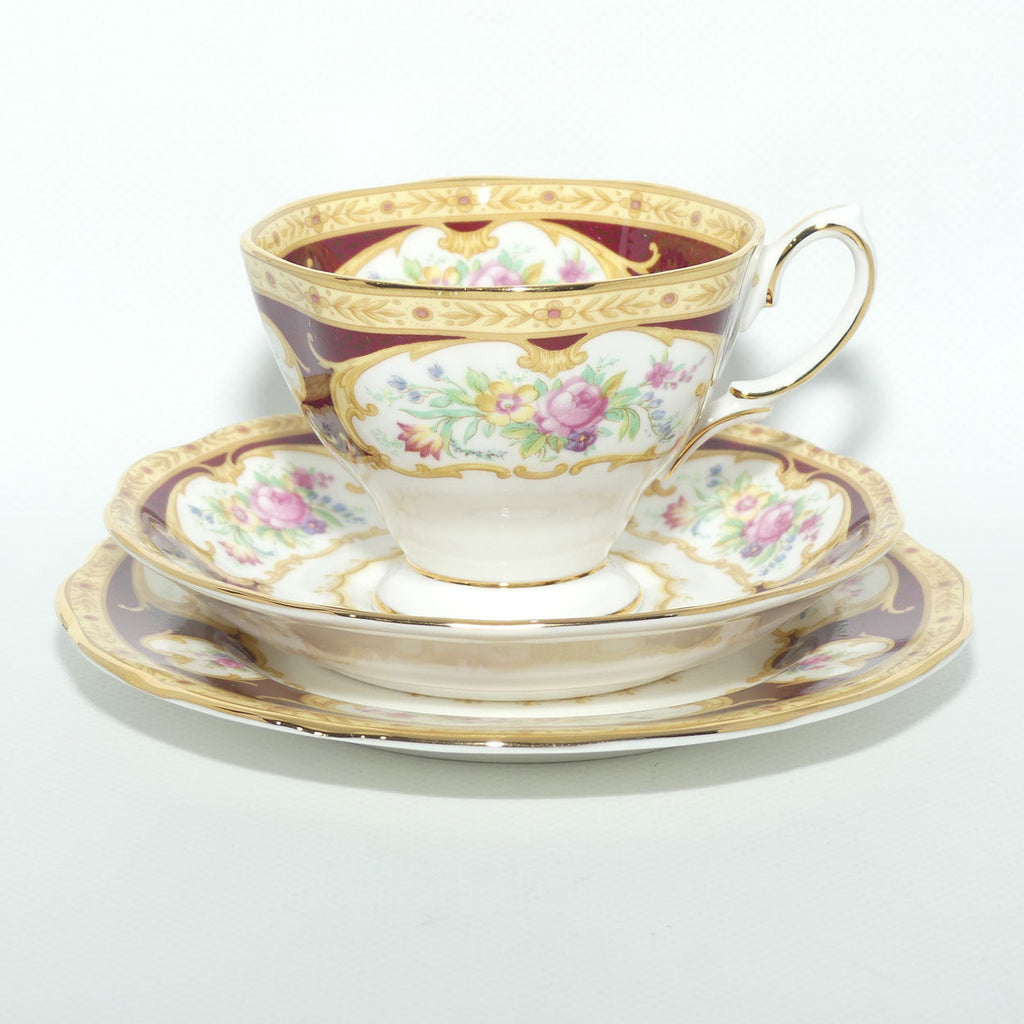 Royal Albert Bone China Lady Hamilton trio | © 1939 Royal Albert Ltd