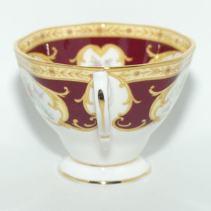 Royal Albert Bone China Lady Hamilton trio | © 1939 Royal Albert Ltd