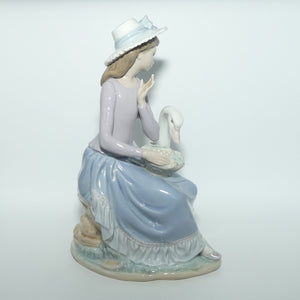 Lladro figure Goose Trying to Eat | #5034