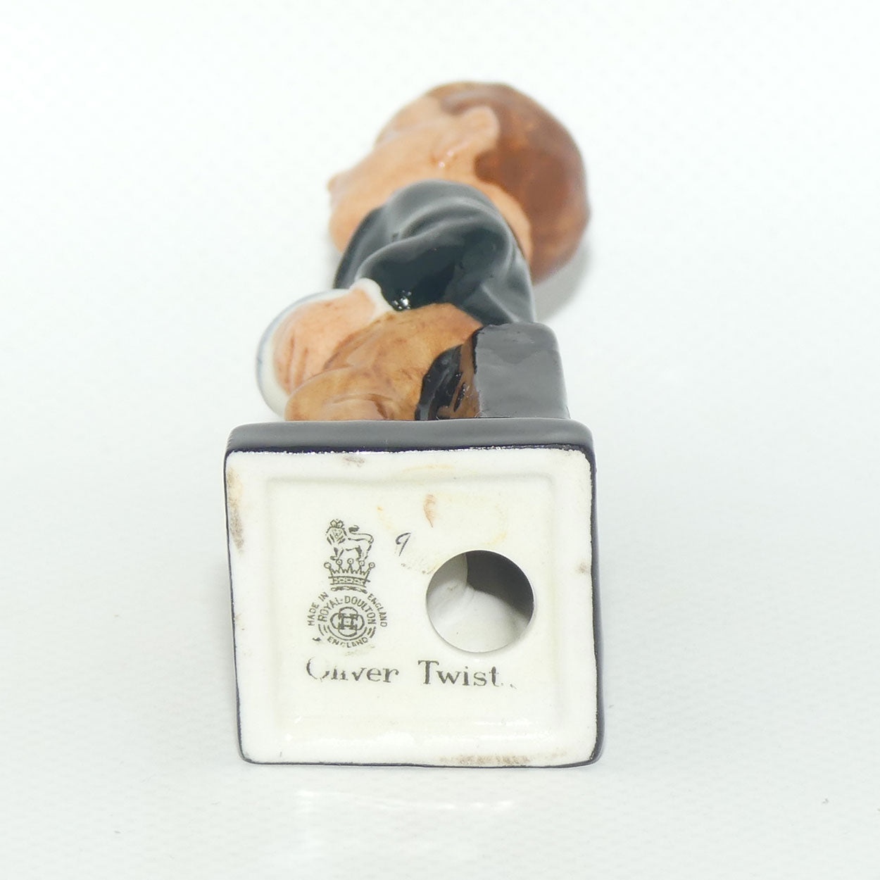 M89 Royal Doulton figure Oliver Twist #2