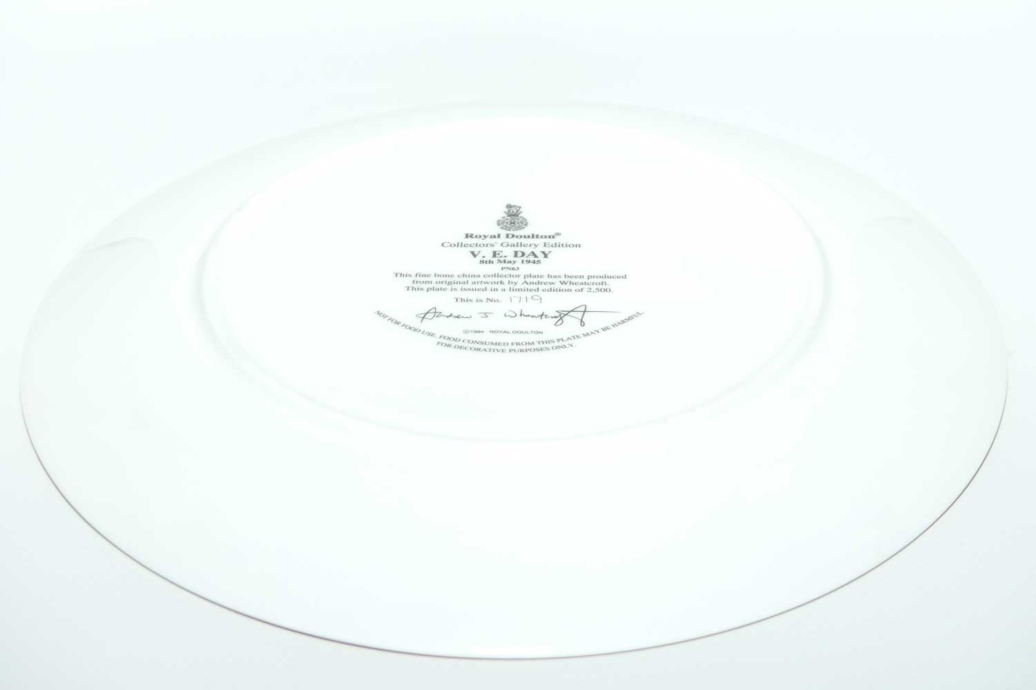 Royal Doulton Collectors Gallery PN63 plate | VE Day featuring Winston Churchill | LE1719