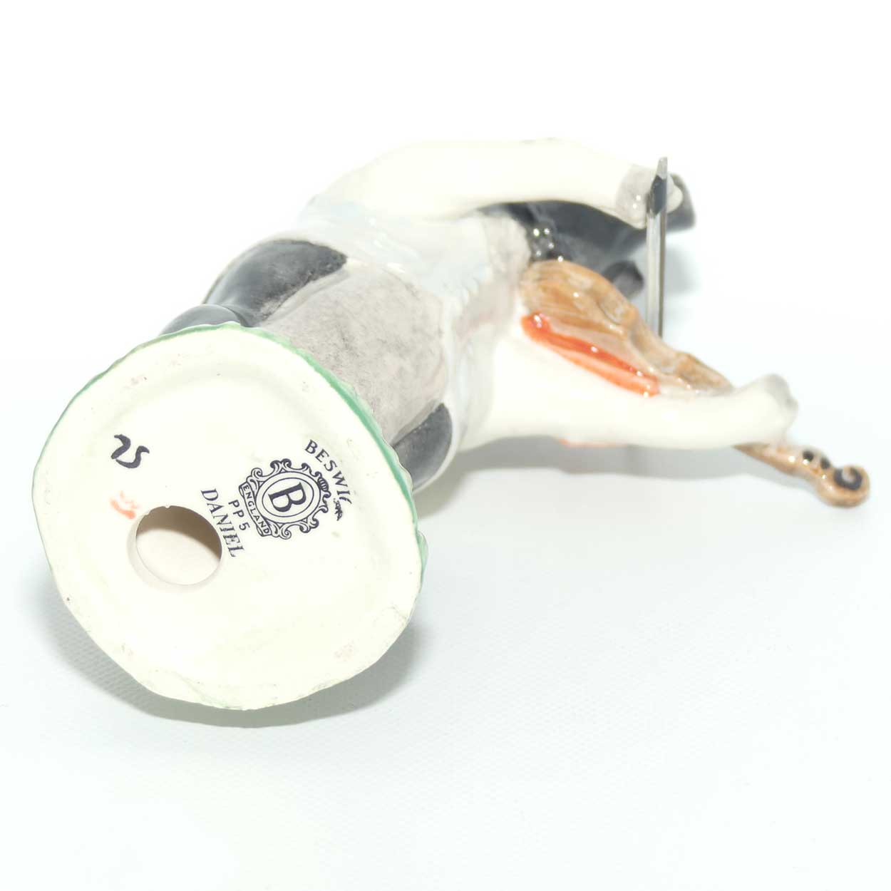 PP05 Beswick Pig Prom Daniel the Violinist