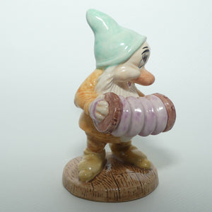 SW18 Royal Doulton Disney Snow White and Seven Dwarfs figure Bashful's Melody | boxed