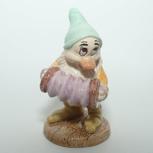 SW18 Royal Doulton Disney Snow White and Seven Dwarfs figure Bashful's Melody | boxed