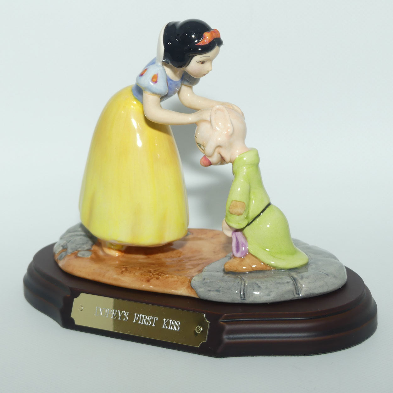 SW21 Royal Doulton Disney Snow White tableau | Dopey's First Kiss | LE98/2000 | Box + Cert