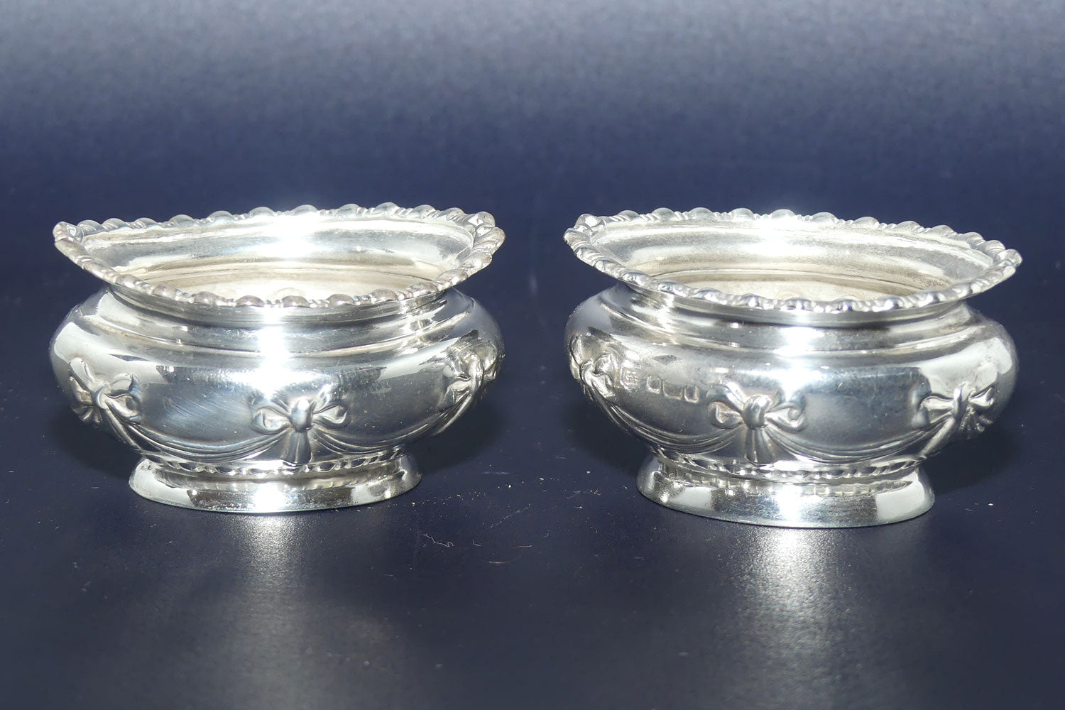 Sterling Silver pair of Neoclassical design open salts | Sheffield 1903 | 44.7g