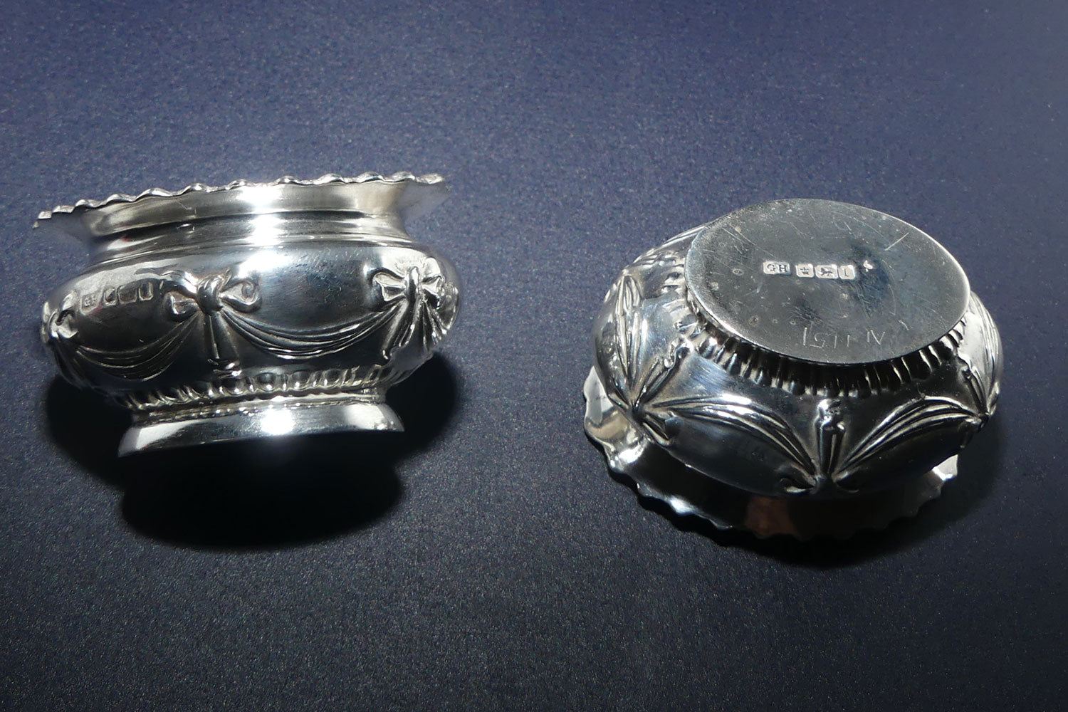 Sterling Silver pair of Neoclassical design open salts | Sheffield 1903 | 44.7g