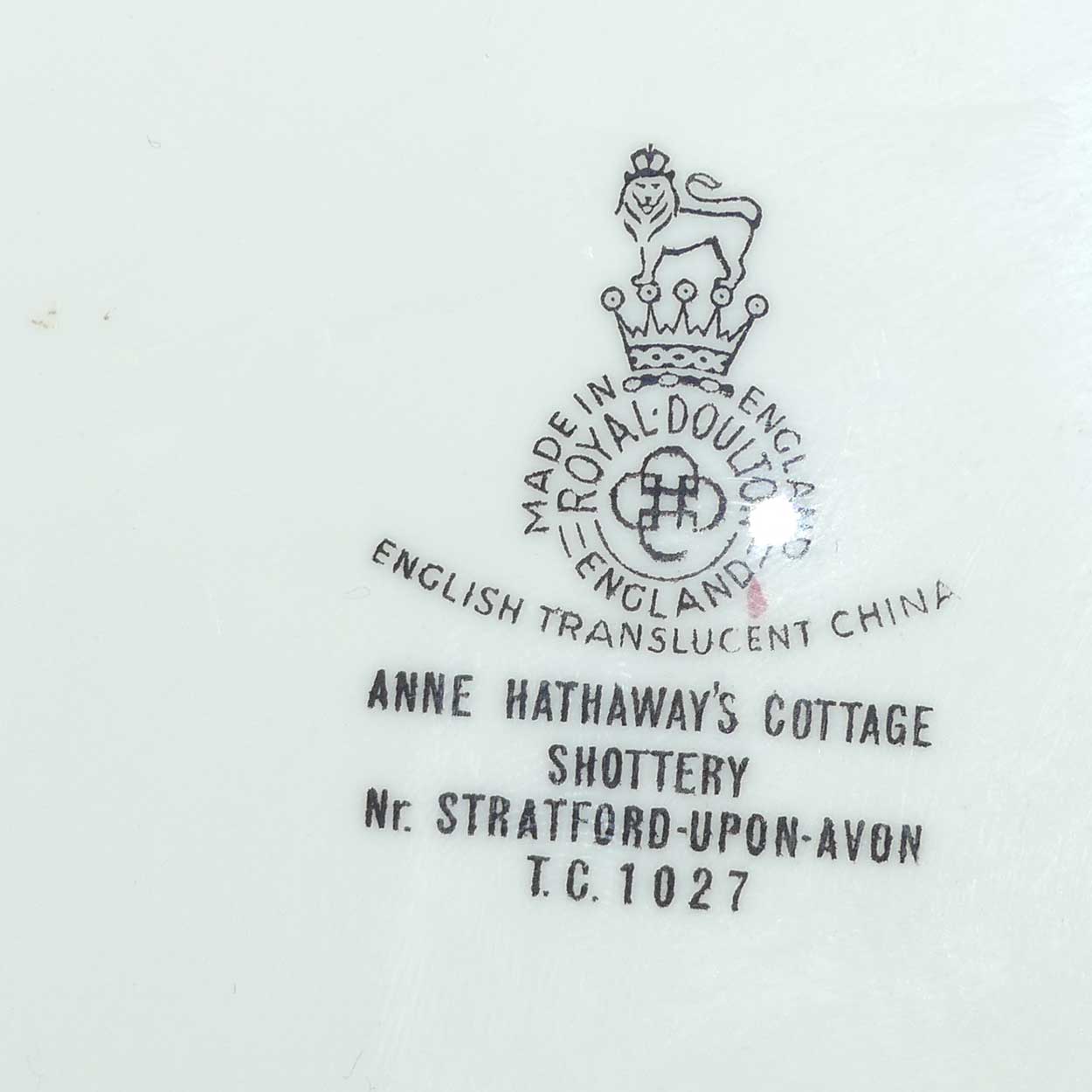 Royal Doulton Historical Britain plate | Anne Hathaway's Cottage Shottery | TC1027