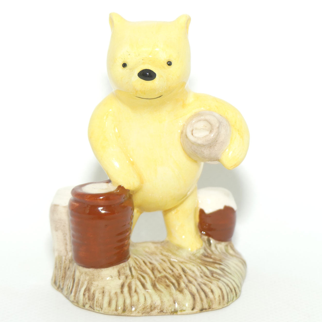 WP12 Royal Doulton Winnie the Pooh figure | Pooh Counting the Honeypots | no box