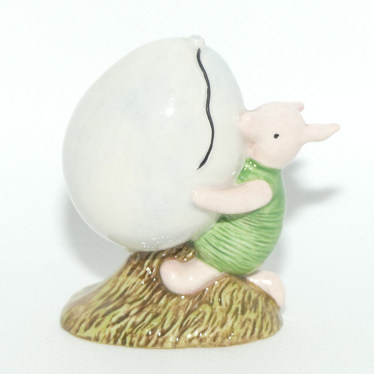 WP05 Royal Doulton Winnie the Pooh figure | Piglet and the Balloon | Boxed