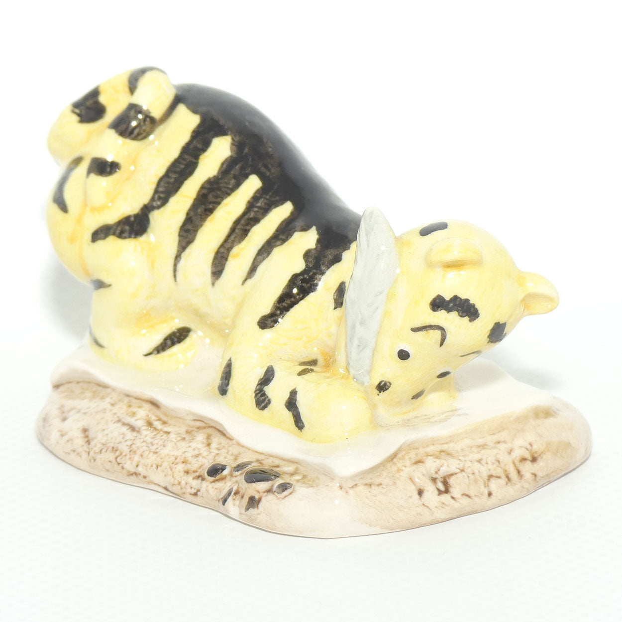 WP06 Royal Doulton Winnie the Pooh figure | Tigger signs the Rissolution | Boxed