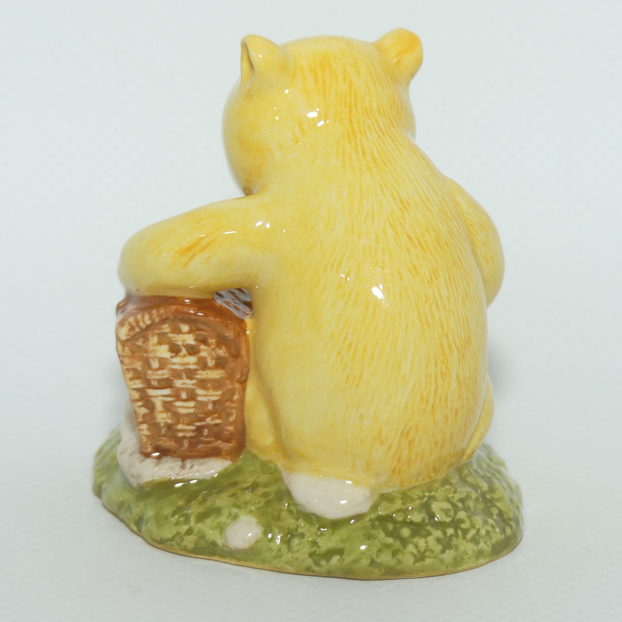 WP19 Royal Doulton Winnie the Pooh figure | Winnie the Pooh and the Fair Sized Basket