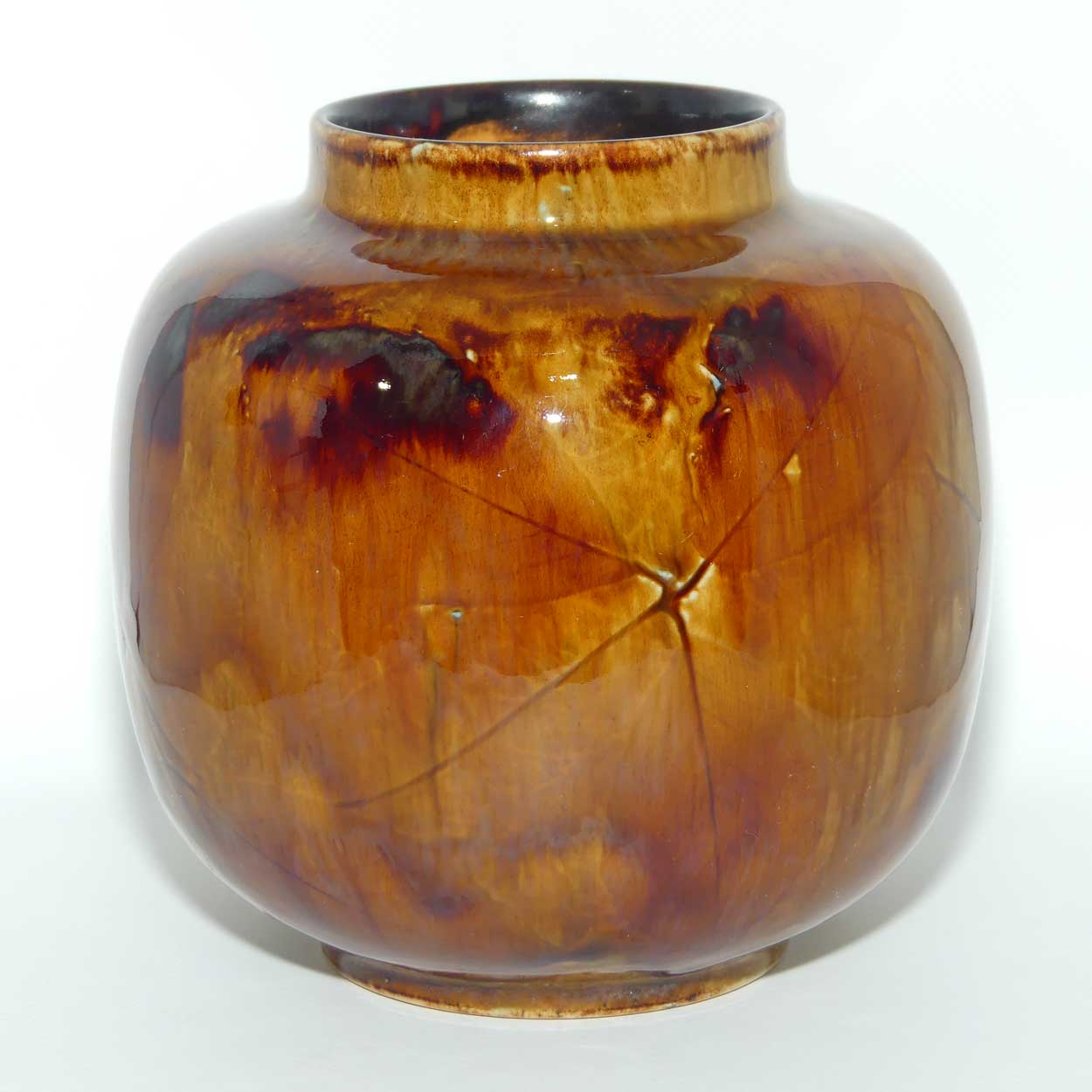 Royal Doulton Lambeth Natural Foliage ball vase X8531M