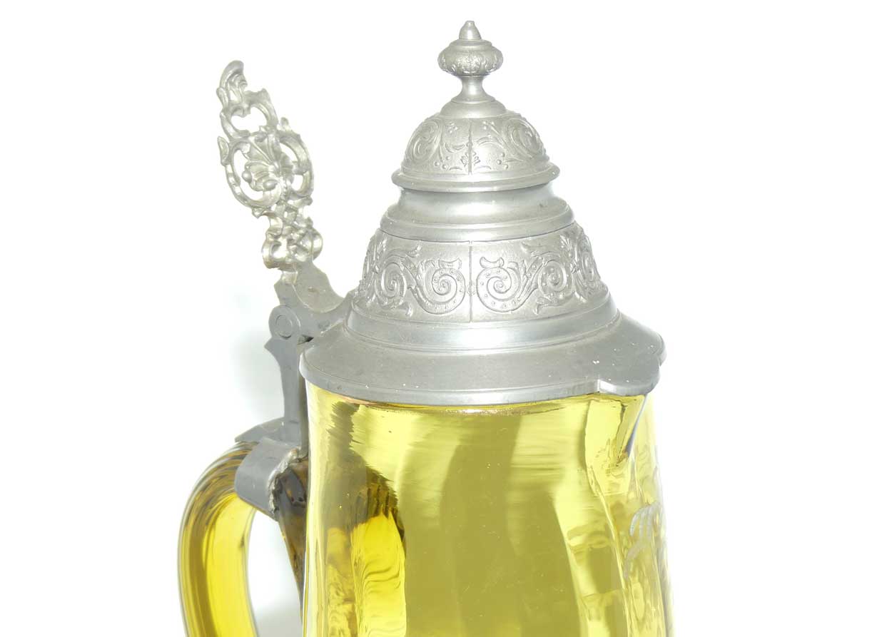 Very large Amber glass Mary Gregory Stein  | Cavalier sounding Horn | minor fault