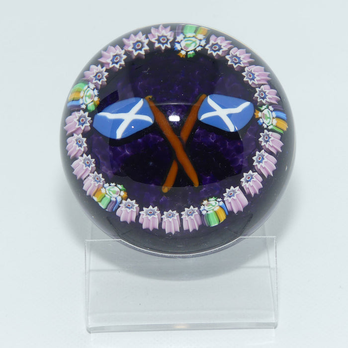 John Deacons Scotland the Brave medium paperweight | Amethyst