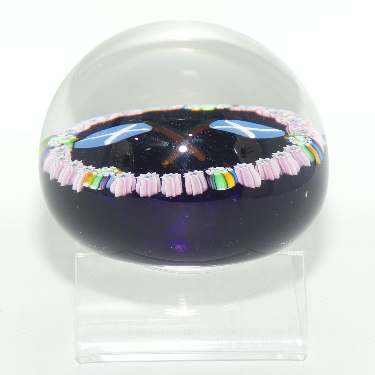 John Deacons Scotland the Brave medium paperweight | Amethyst