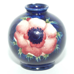 WalterWalter Moorcroft Anemone (Blue) 41/3 vase