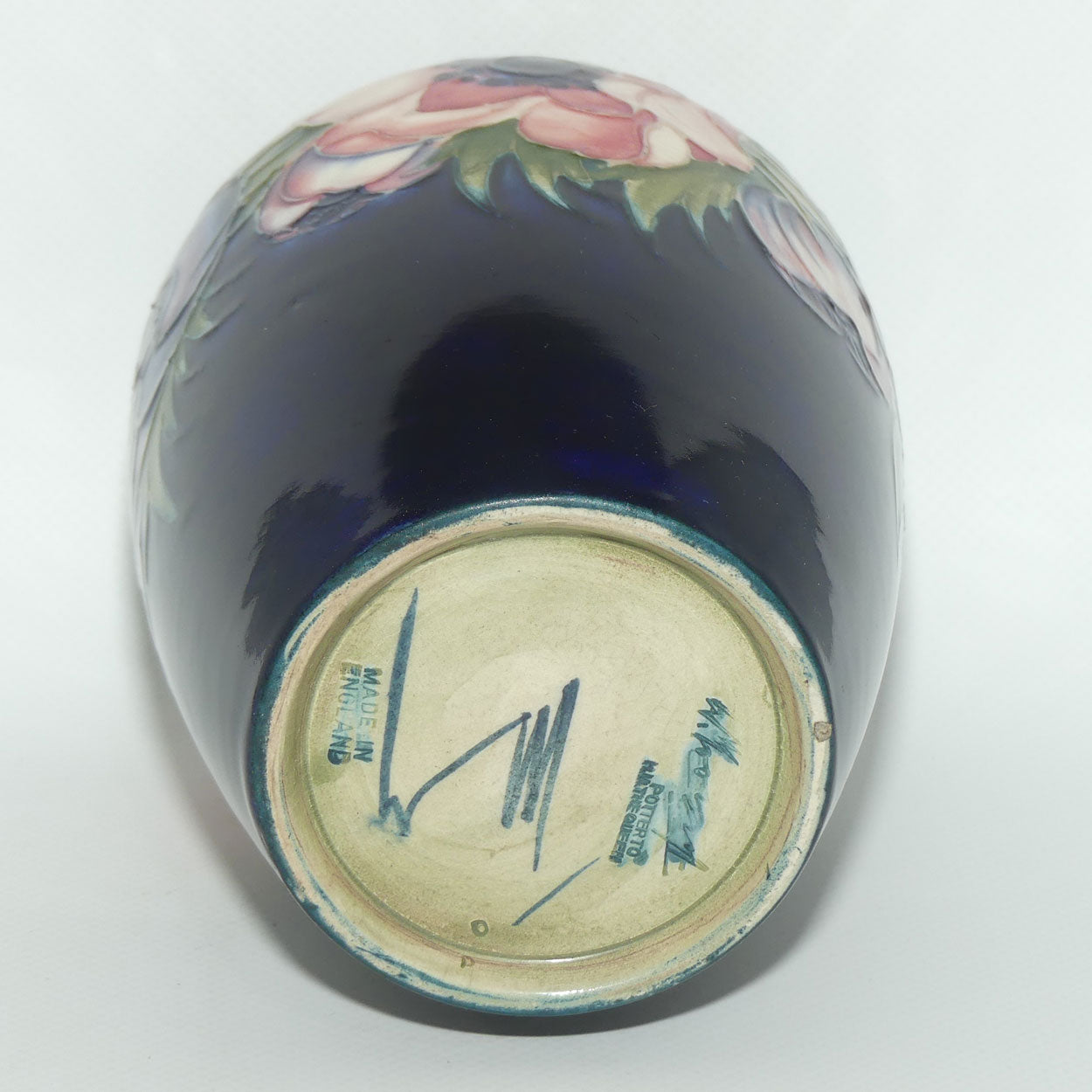Walter Moorcroft Anemone on Blue ground vase | Bulbous Shape