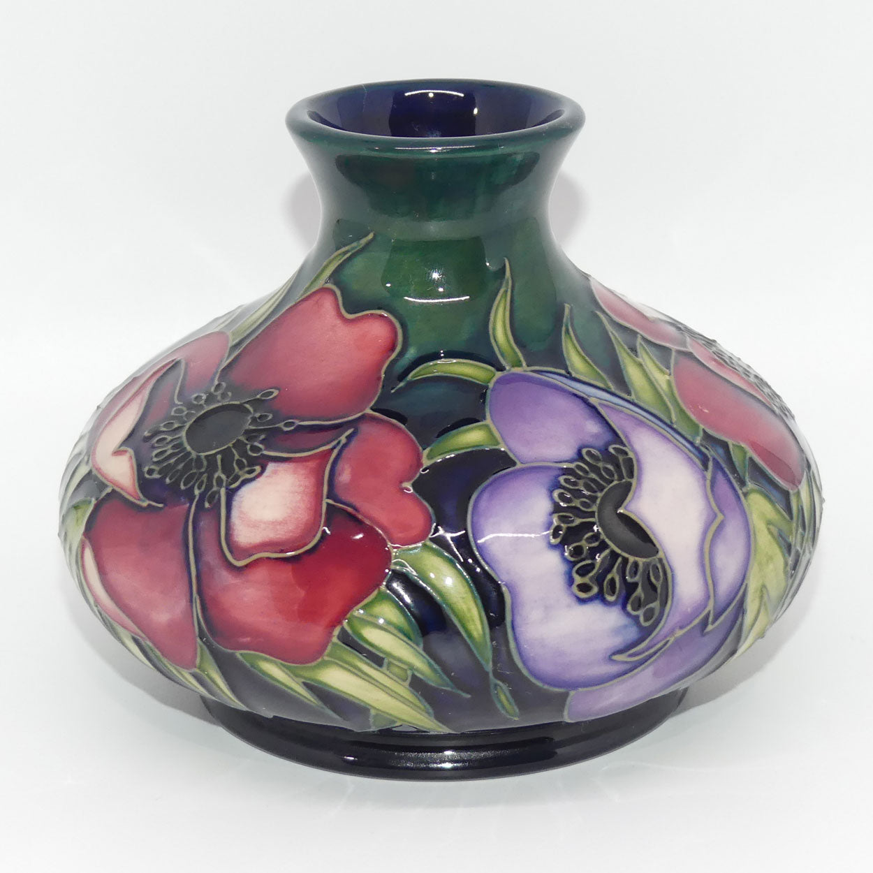 Moorcroft Anemone Tribute 32/5 vase