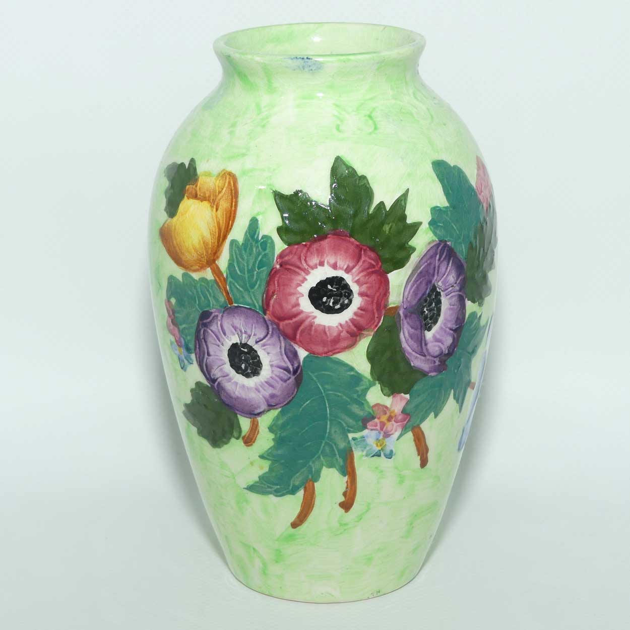 Maling Anemone pattern on green ground vase | 16.5cms