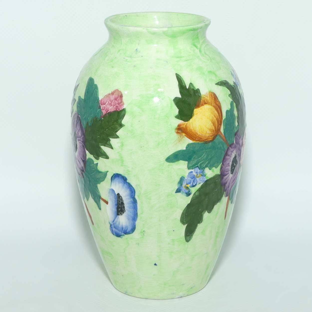 Maling Anemone pattern on green ground vase | 16.5cms