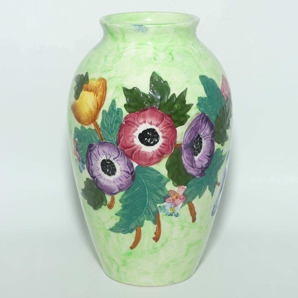 Maling Anemone pattern on green ground vase | 16.5cms