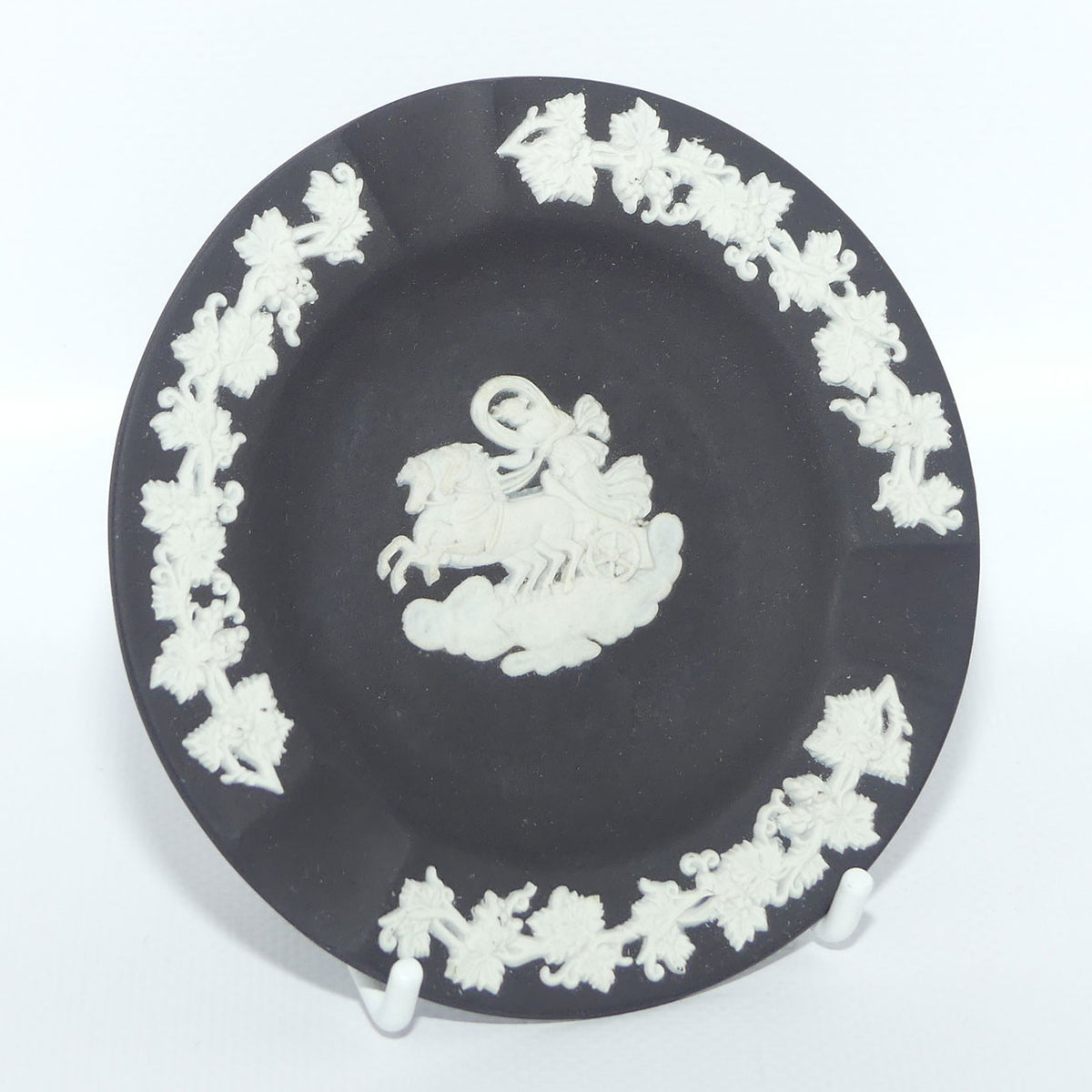 Wedgwood Jasper | White on Black | Aurora ashtray