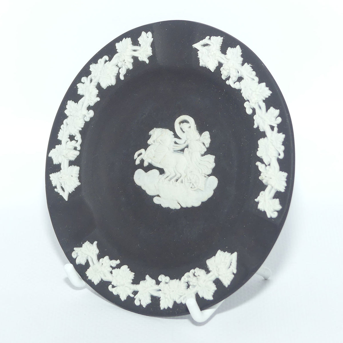 Wedgwood Jasper | White on Black | Aurora ashtray