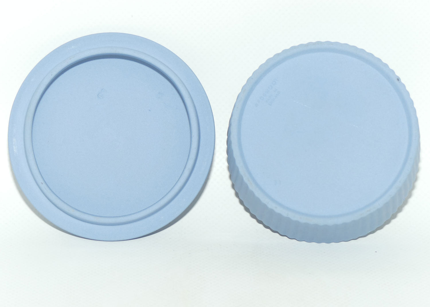 Wedgwood Jasper | White on Pale Blue | Aurora trinket | Ribbed base