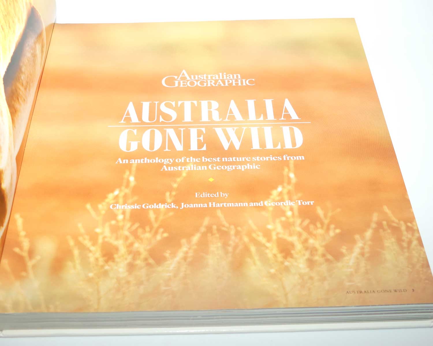 Reference Book | Australian Geographic | Australia Gone Wild | An anthology of the best nature stories from Australian Geographic