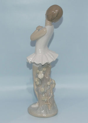 Nao by Lladro figure Ballet Girl #0196