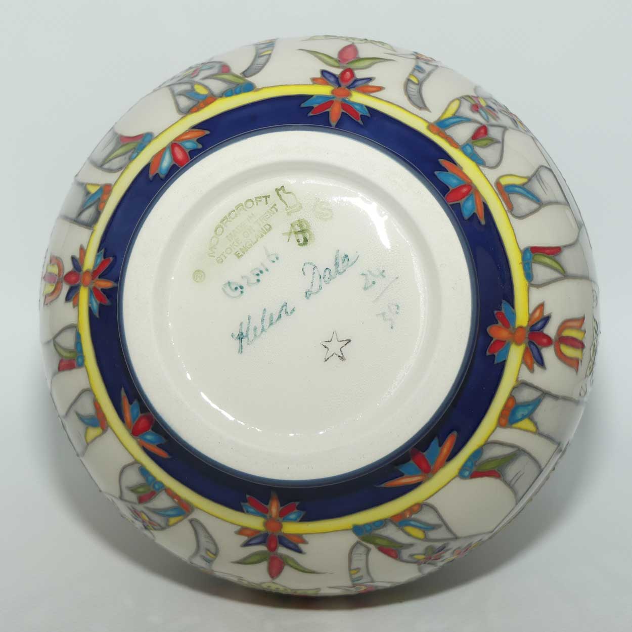 Moorcroft The Beauty Parade vase | Shape 914/6 | LE 24/30