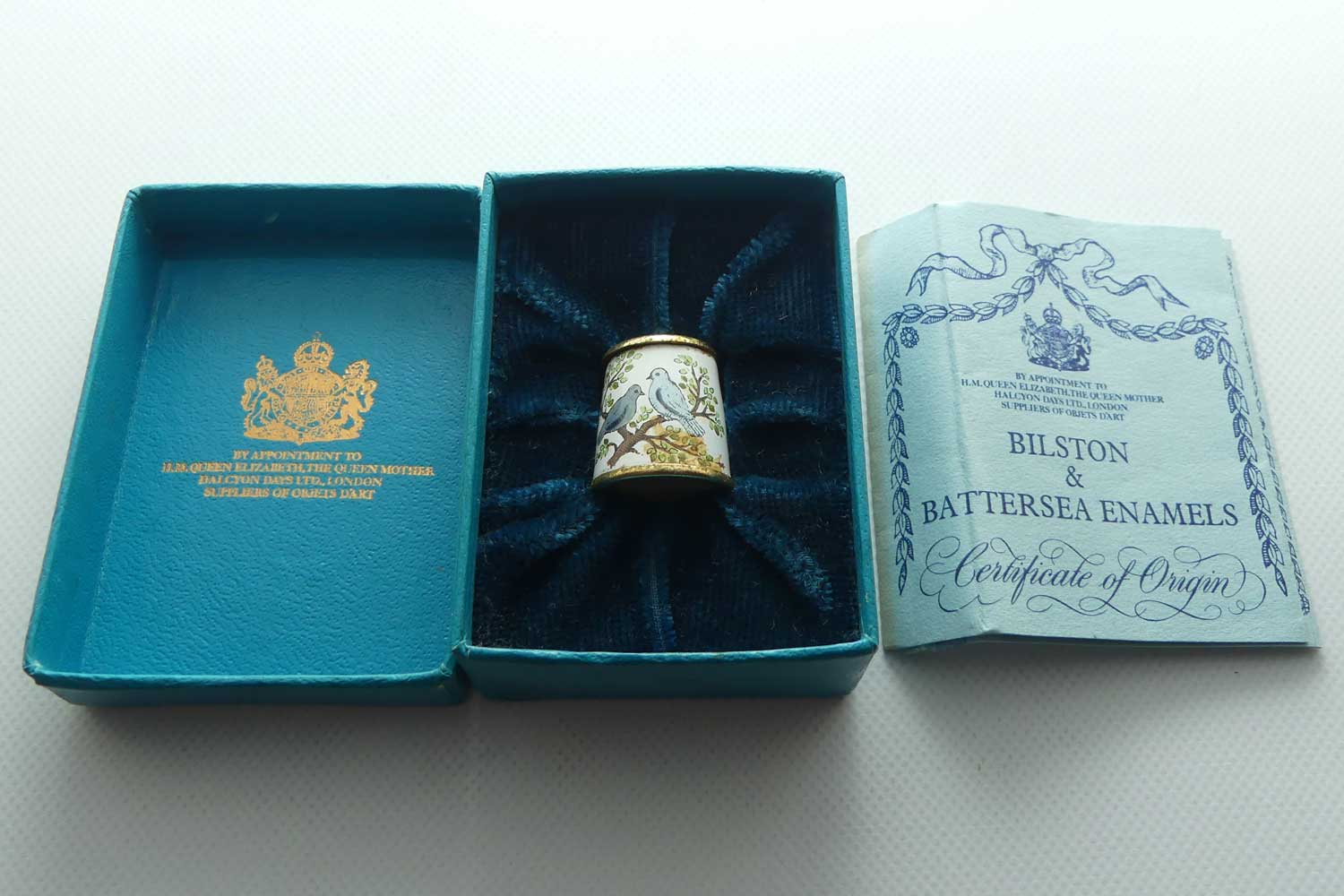 Bilston and Battersea | enamel thimble | Birds motif