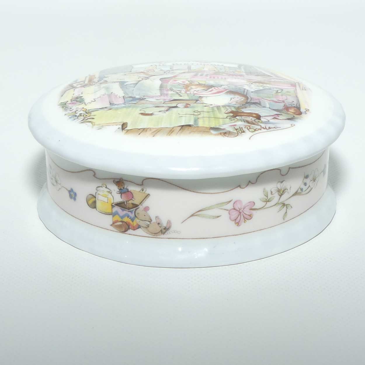 Royal Doulton Brambly Hedge Giftware | The Birthday round trinket box | no box