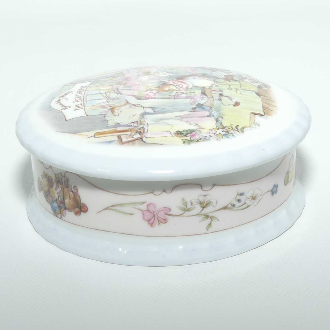 Royal Doulton Brambly Hedge Giftware | The Birthday round trinket box | no box