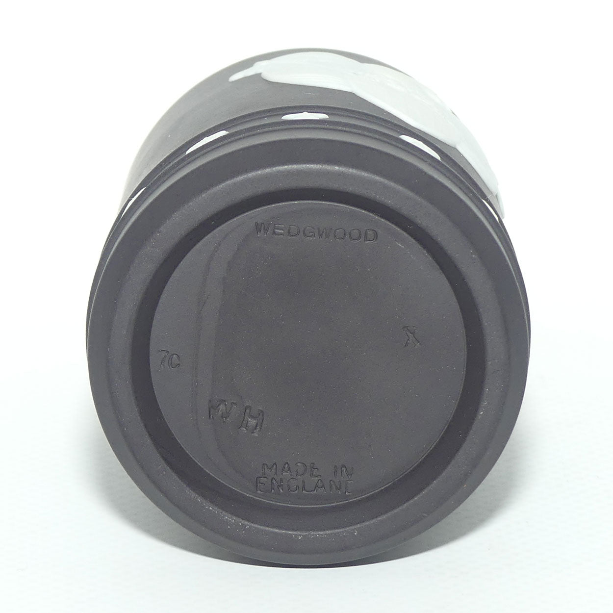 Wedgwood Jasper | White on Black | Eagle Stars and Stripes table lighter