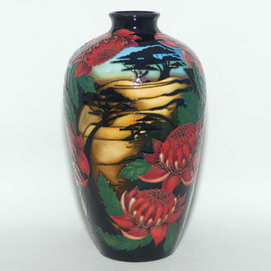 Moorcroft Blue Mountains Waratah vase | Shape 25/9 | TRIAL 15.3.2012