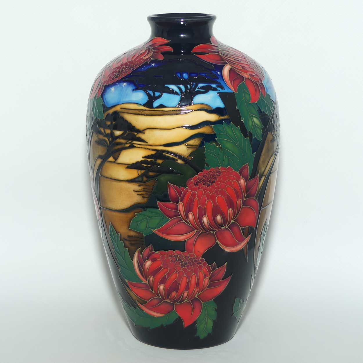 Moorcroft Blue Mountains Waratah vase | Shape 25/9 | TRIAL 15.3.2012