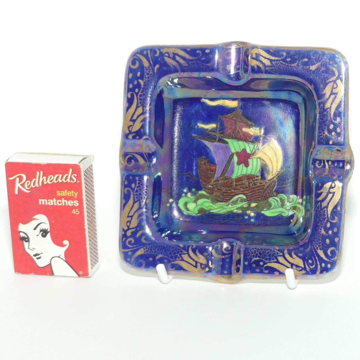 Maling ashtray | Lustre Galleon