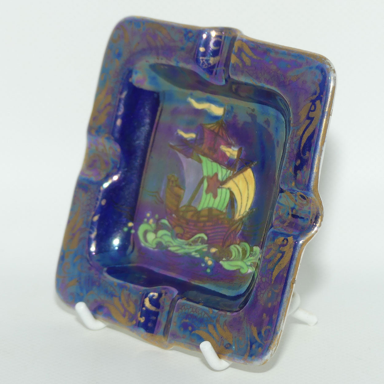 Maling ashtray | Lustre Galleon