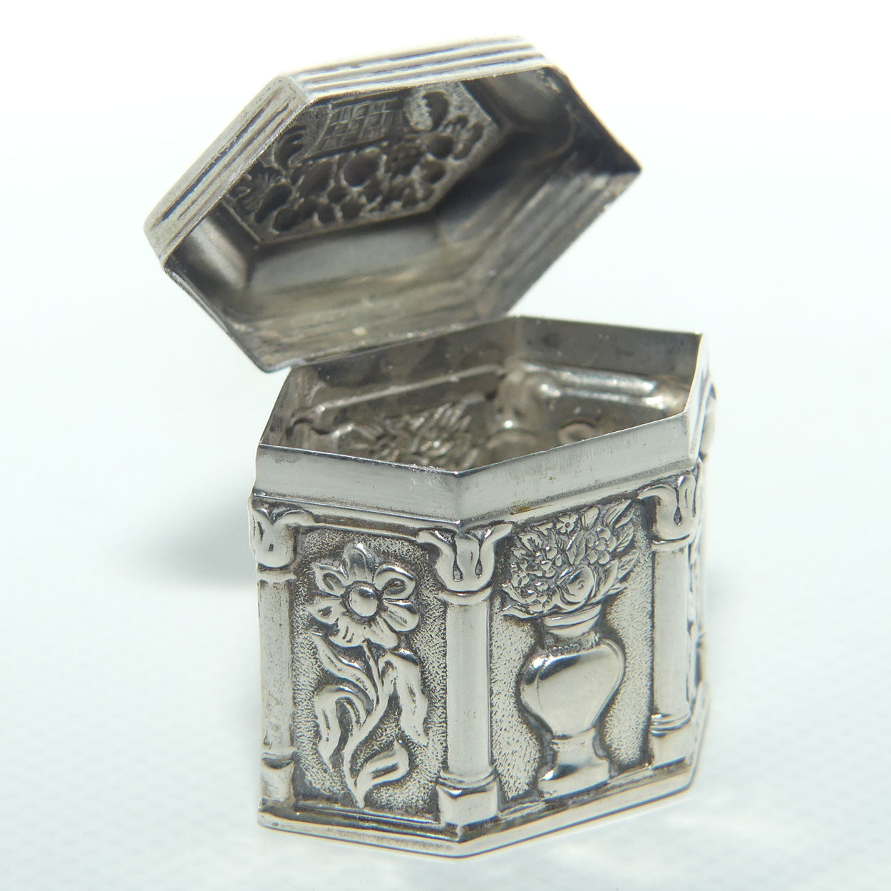 Dutch Silver .833 Hexagonal Pill Box
