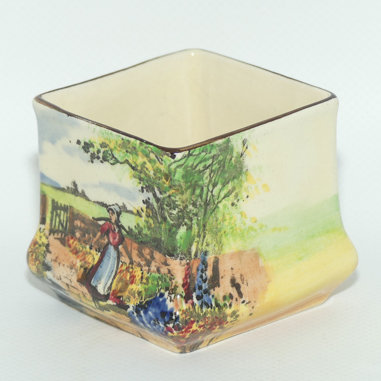 Royal Doulton Country Garden squat square vase D4932