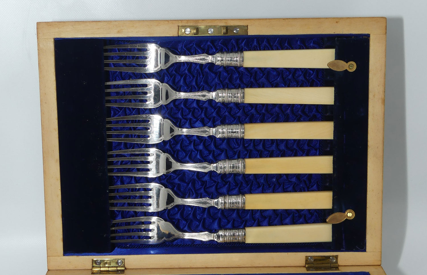 EPNS and Bone Handled Fish Eater set in Walnut case | John Biggin | Sterling Silver ferrules