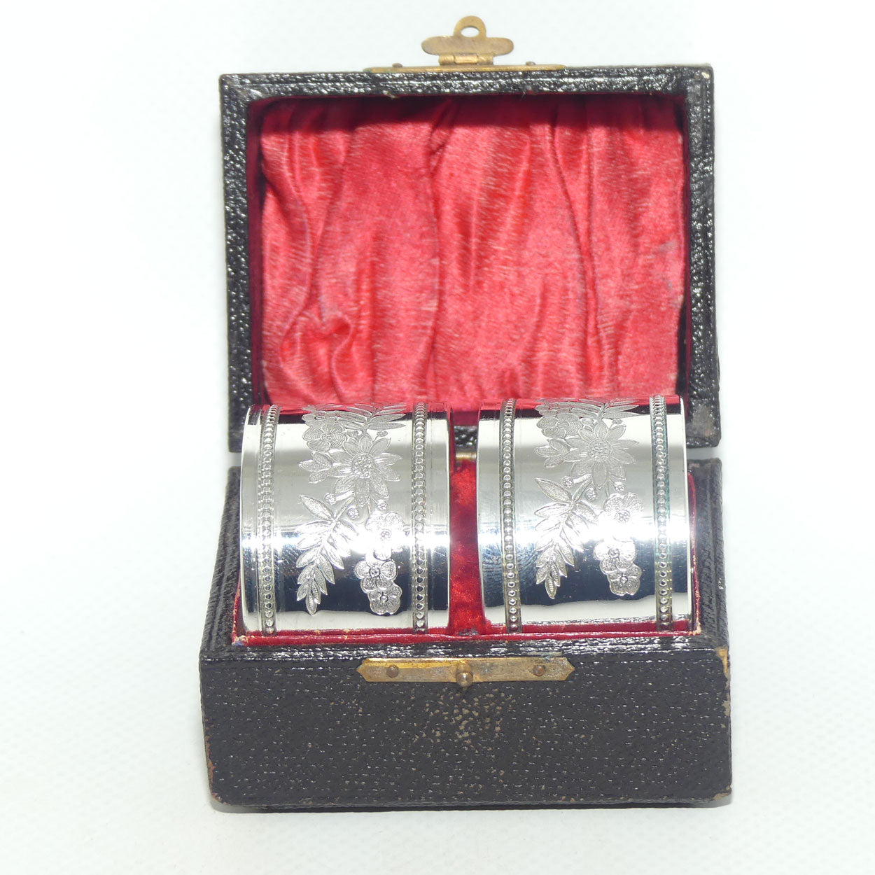 late Victorian era boxed pair of Silver Plated Napkin or Serviette rings