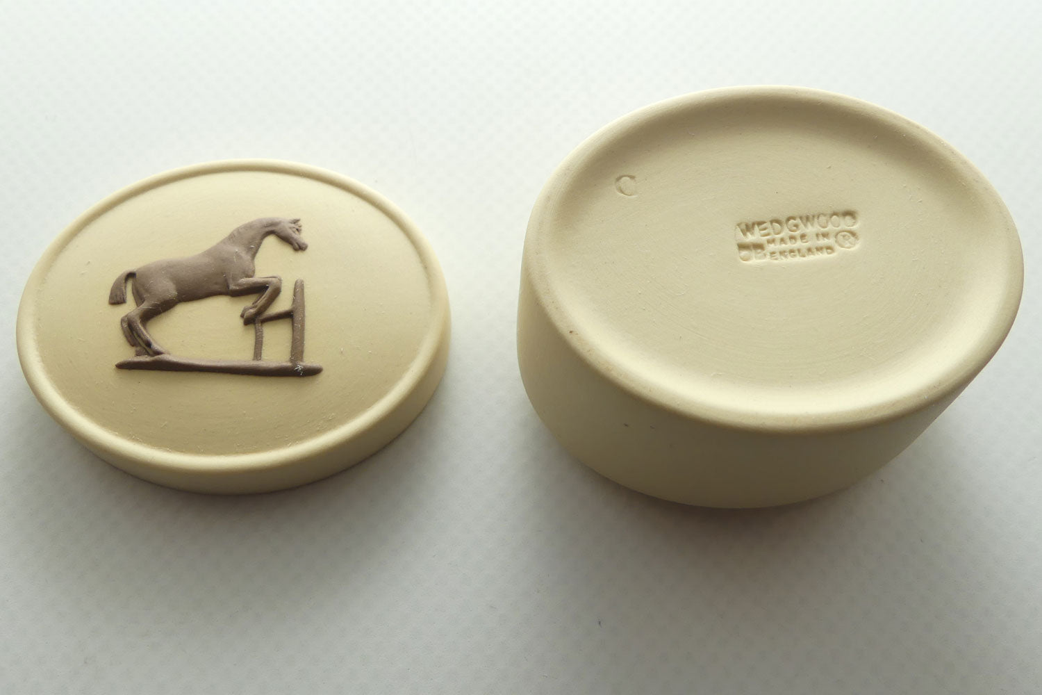Wedgwood Jasper | Brown on Cane | Stubbs Horses trinket box | #2