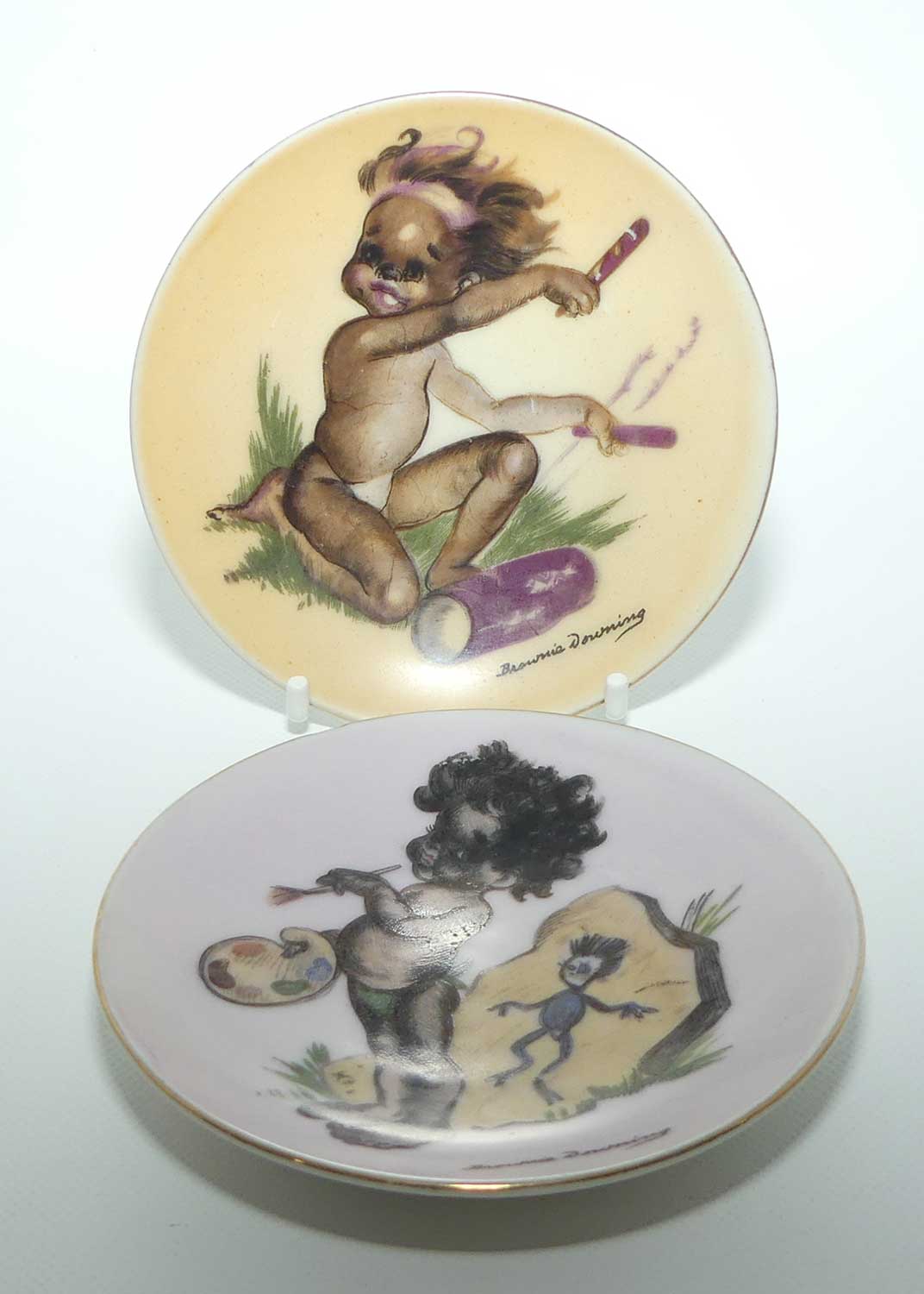 Brownie Downing pair of miniature wall plates | 10cm