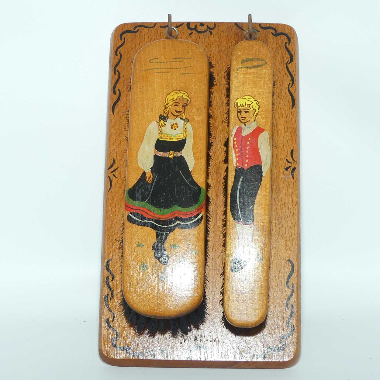 1950s era Dutch Boy and Girl Brush Set