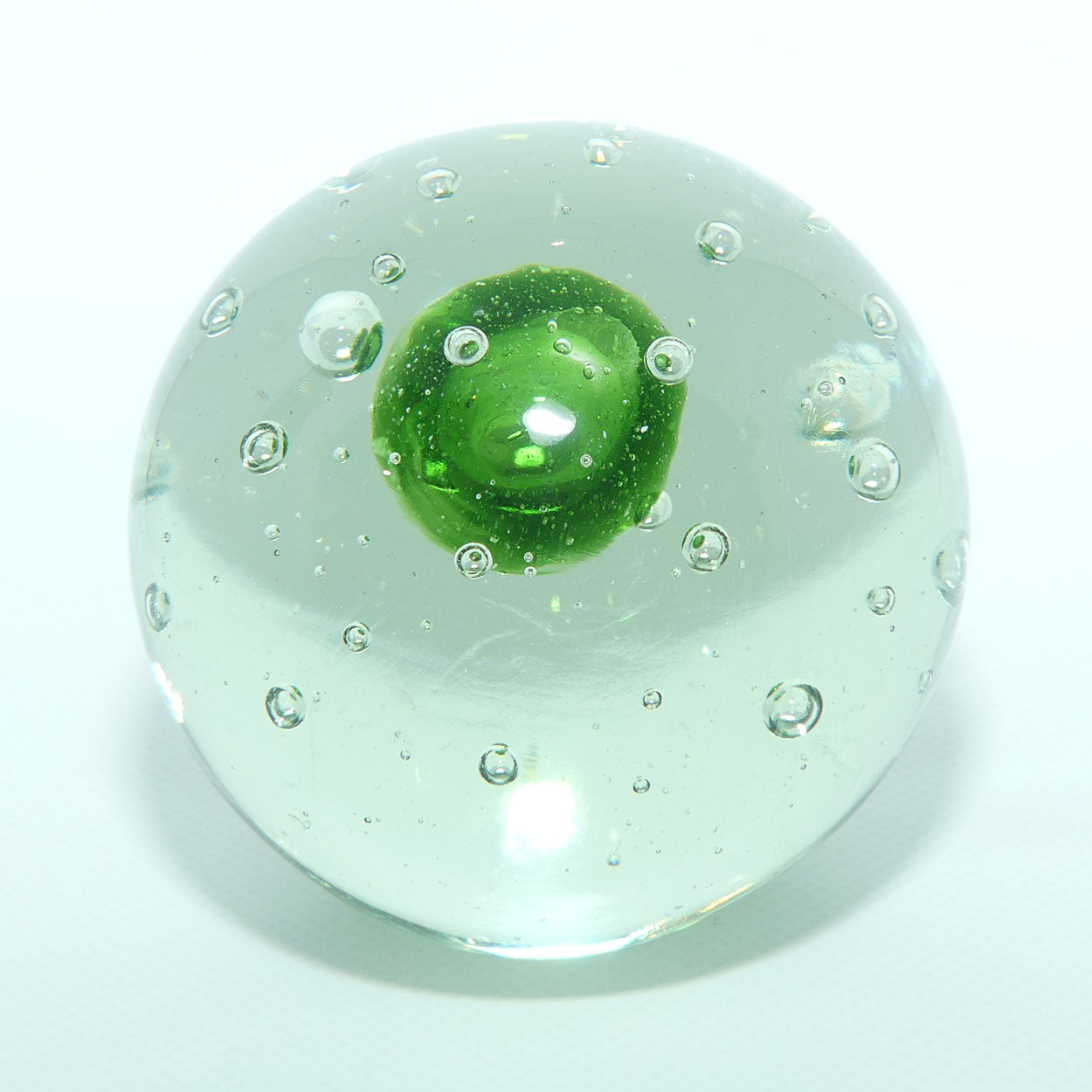 Controlled bubble with Green centre Magnum paperweight