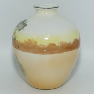 Royal Doulton Coaching Days bulbous vase E3804